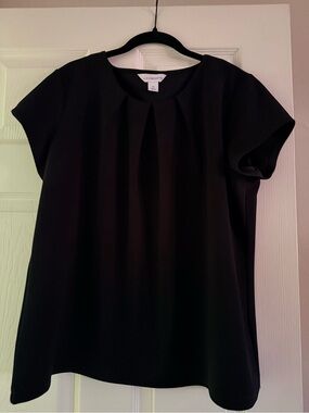 Liz Claiborne Black Pleated Cap-Sleeve Blouse
